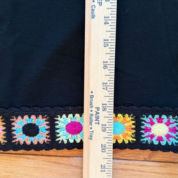 NWT Entro Black Ruffled Sleeve Colorful Crochet Hem Boho Chic Women's Top Medium - Picture 4 of 8